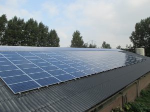 Zonnepanelen-op-het-dak-Baambrugge