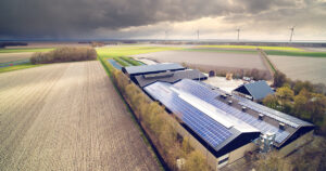 zonnepanelen boerderij dak
